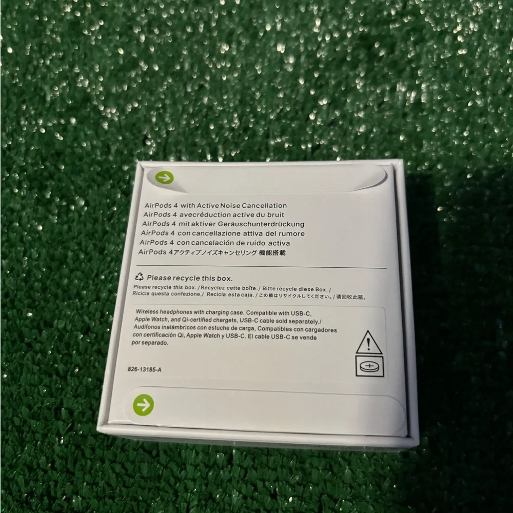 AirPods 4 with Active Noise Cancellation - Picture 3 of 4